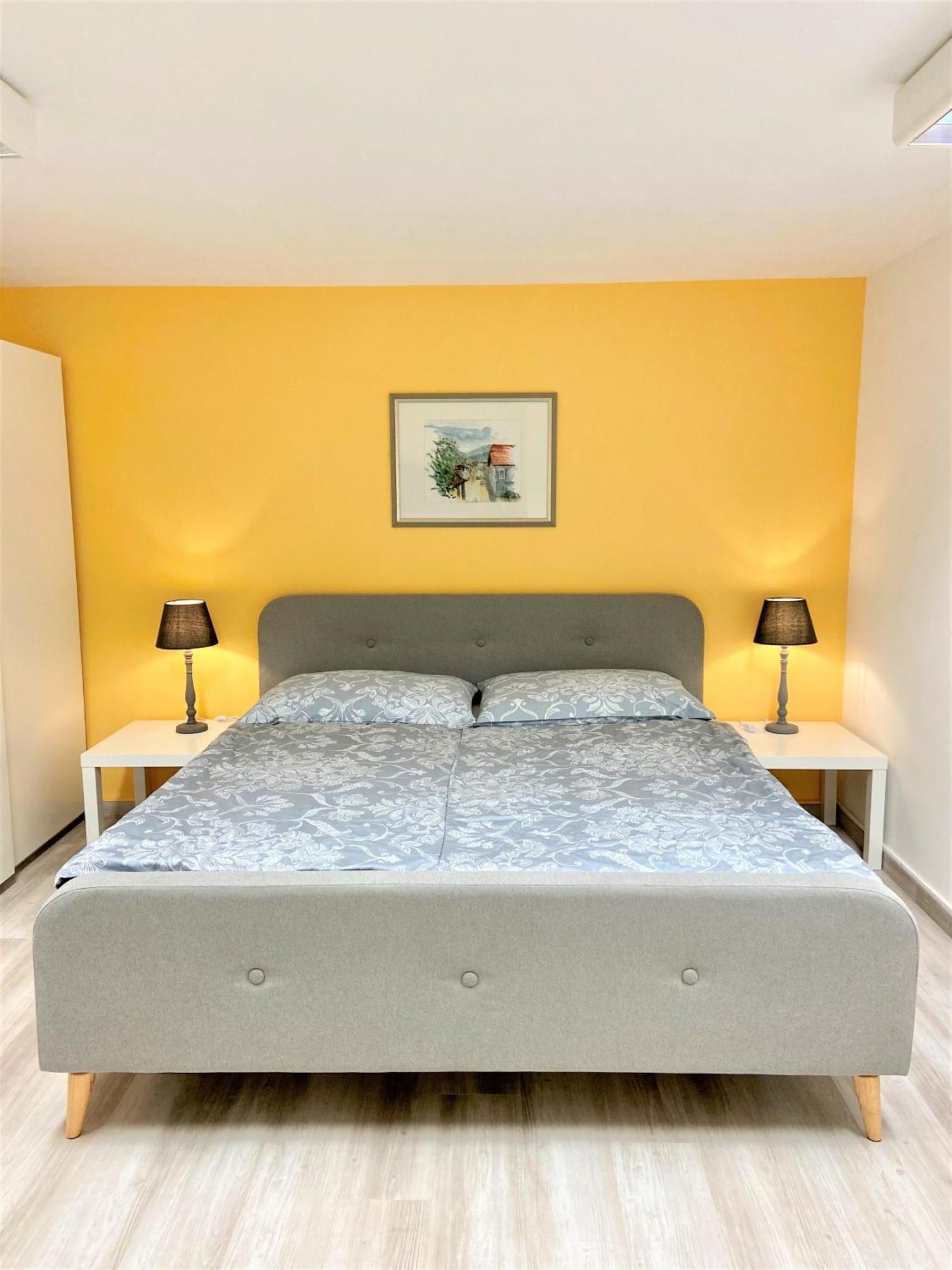 Ambiente Apartment *