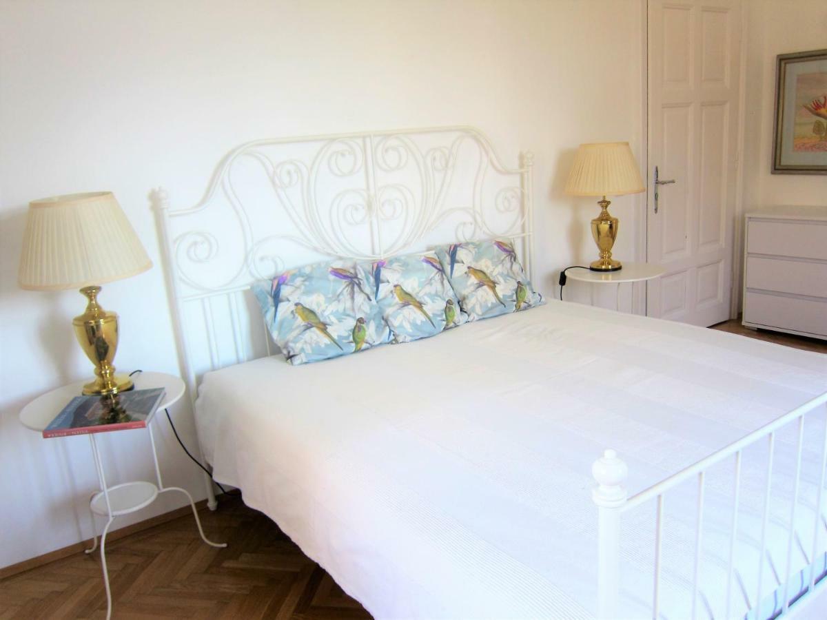Ambiente Apartment *